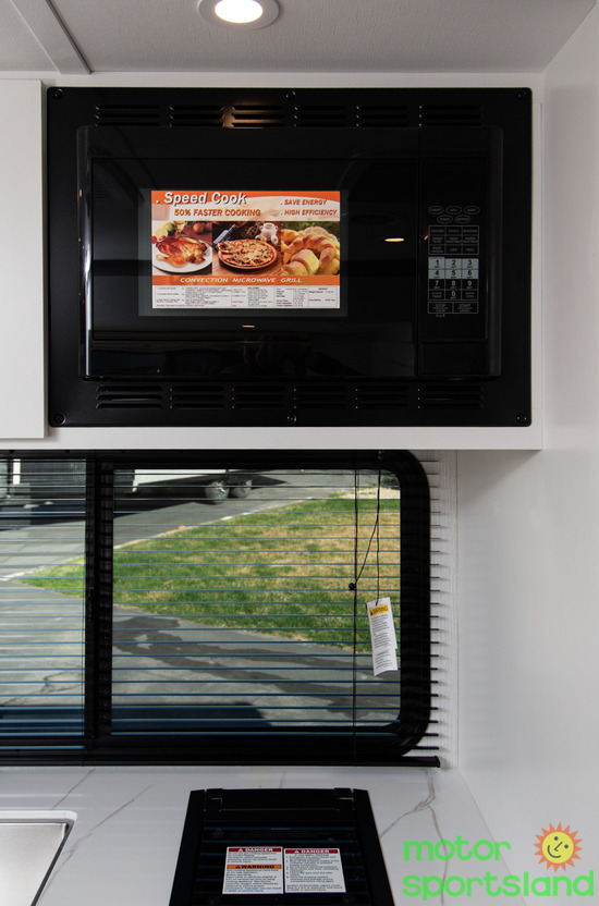 2026 Winnebago Micro Minnie 2108FBS - Image 37