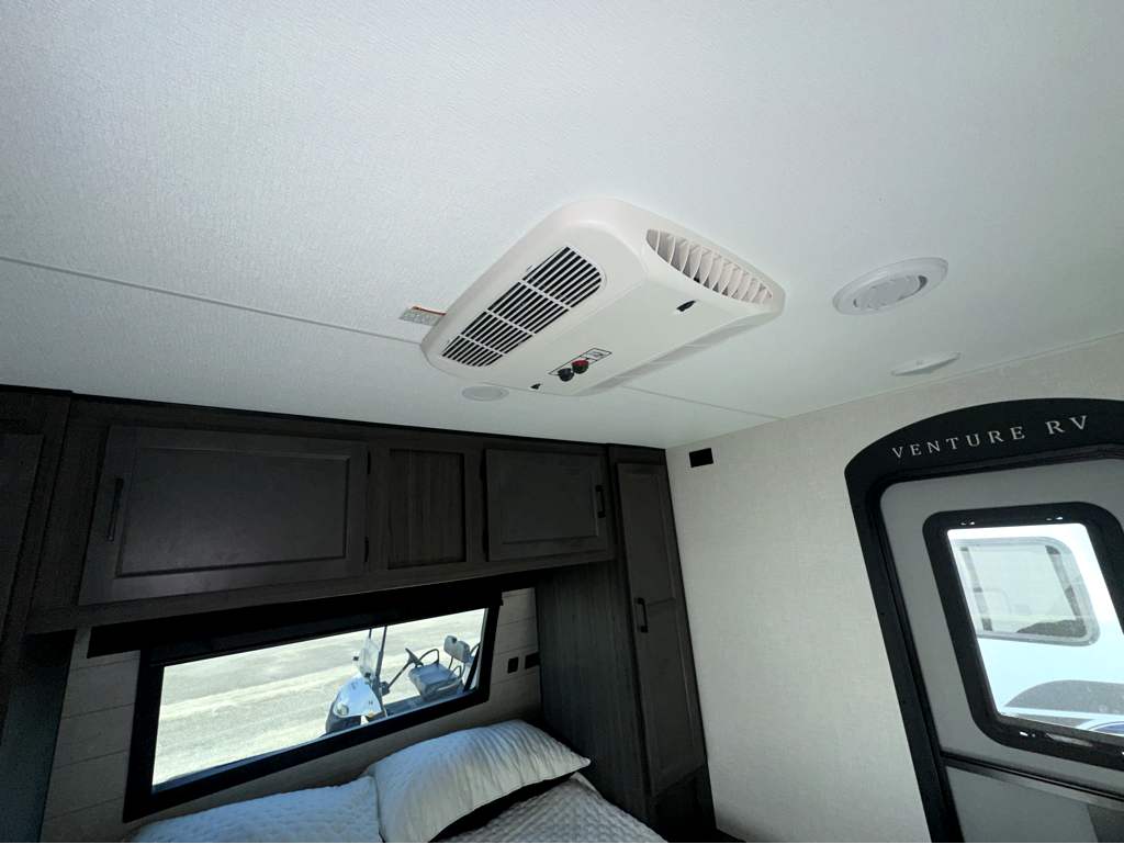 2026 VENTURE RV SPORTTREK 251VRK - Image 24
