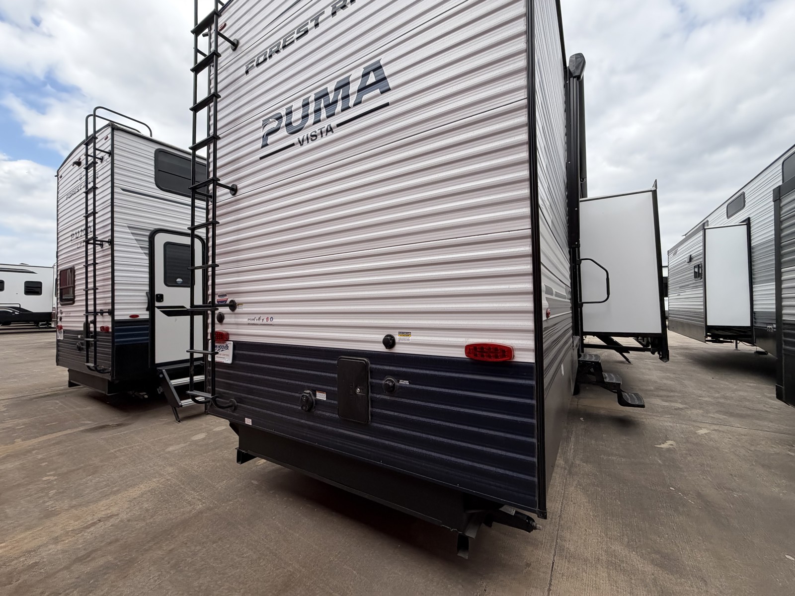 2026 PALOMINO PUMA 420LFT - Image 39