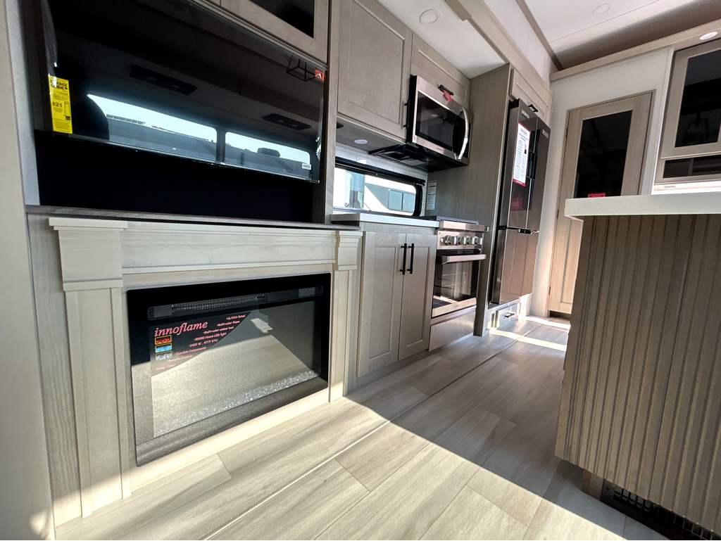 2026 GRAND DESIGN INFLUENCE 3704BH - Image 20