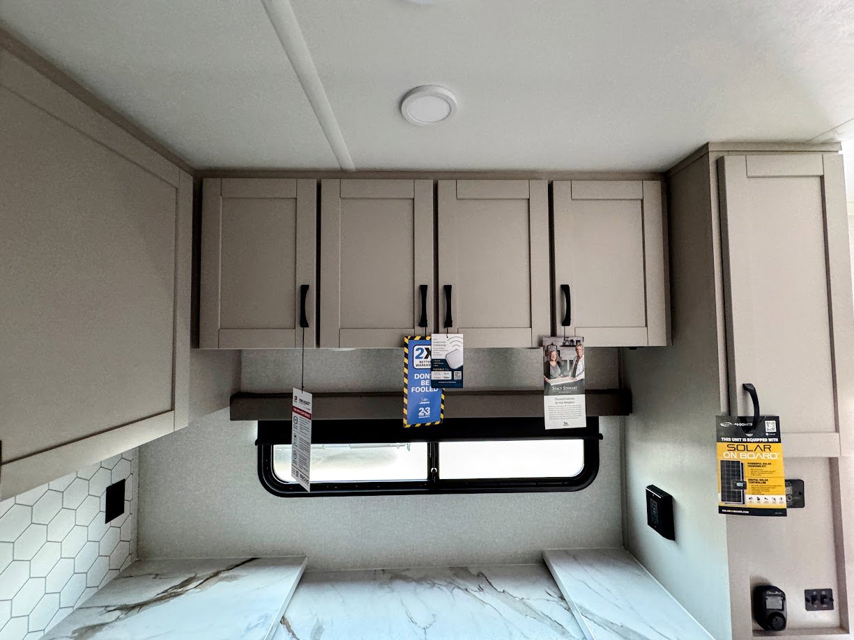 2026 JAYCO SEISMIC 413 - Image 28