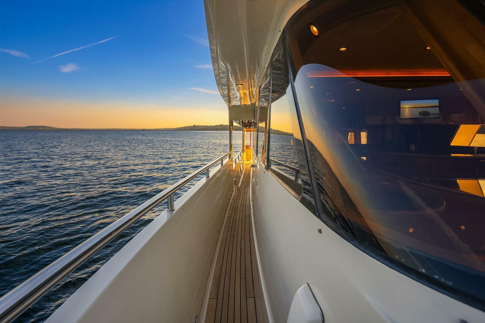 2014 Hampton 720 Skylounge LRC - Image 84