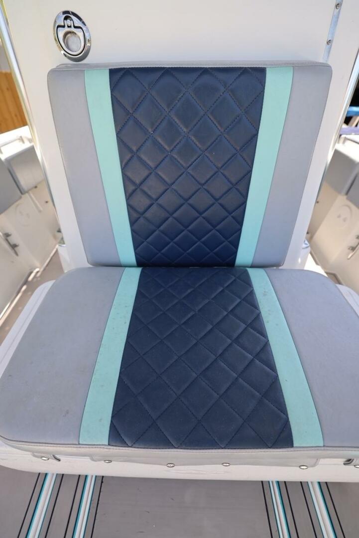2001 Contender 27 Open - Image 20