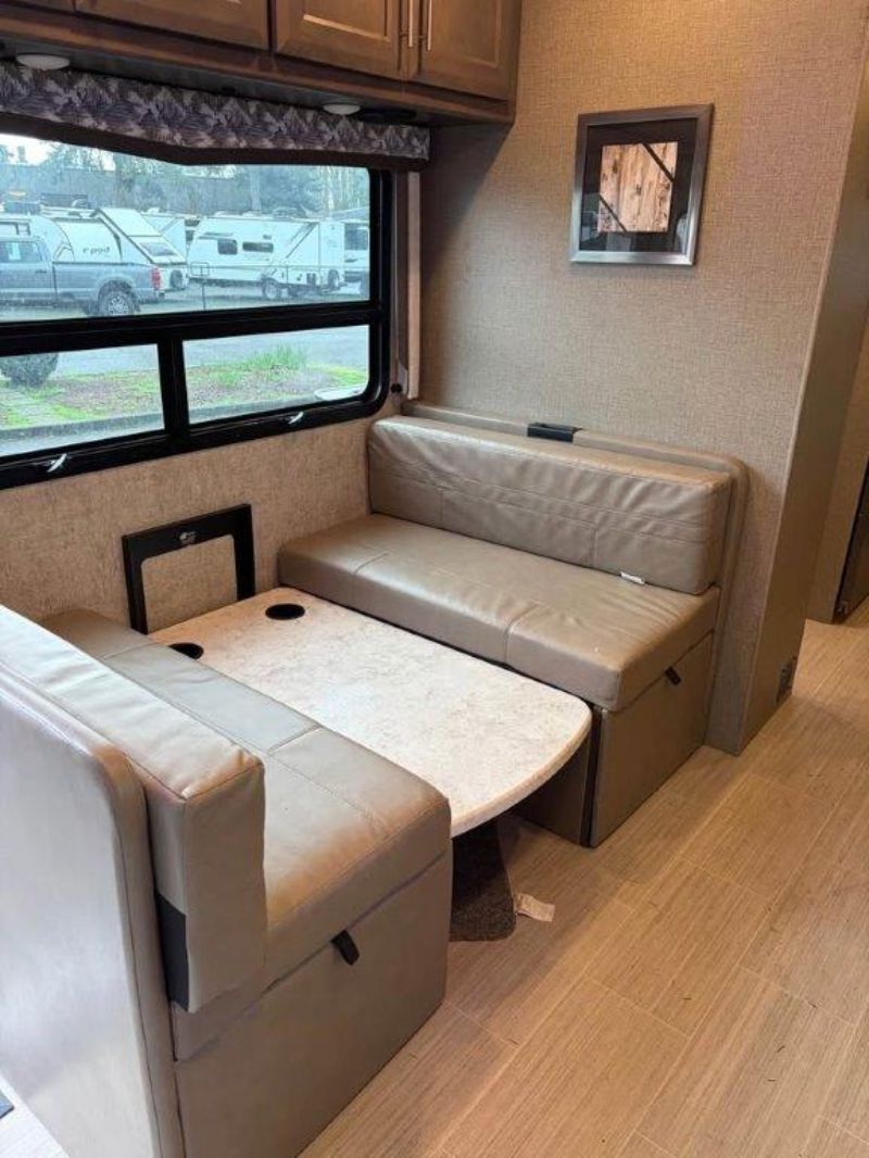 2021 Thor Motor Coach Magnitude SV34 - Image 28
