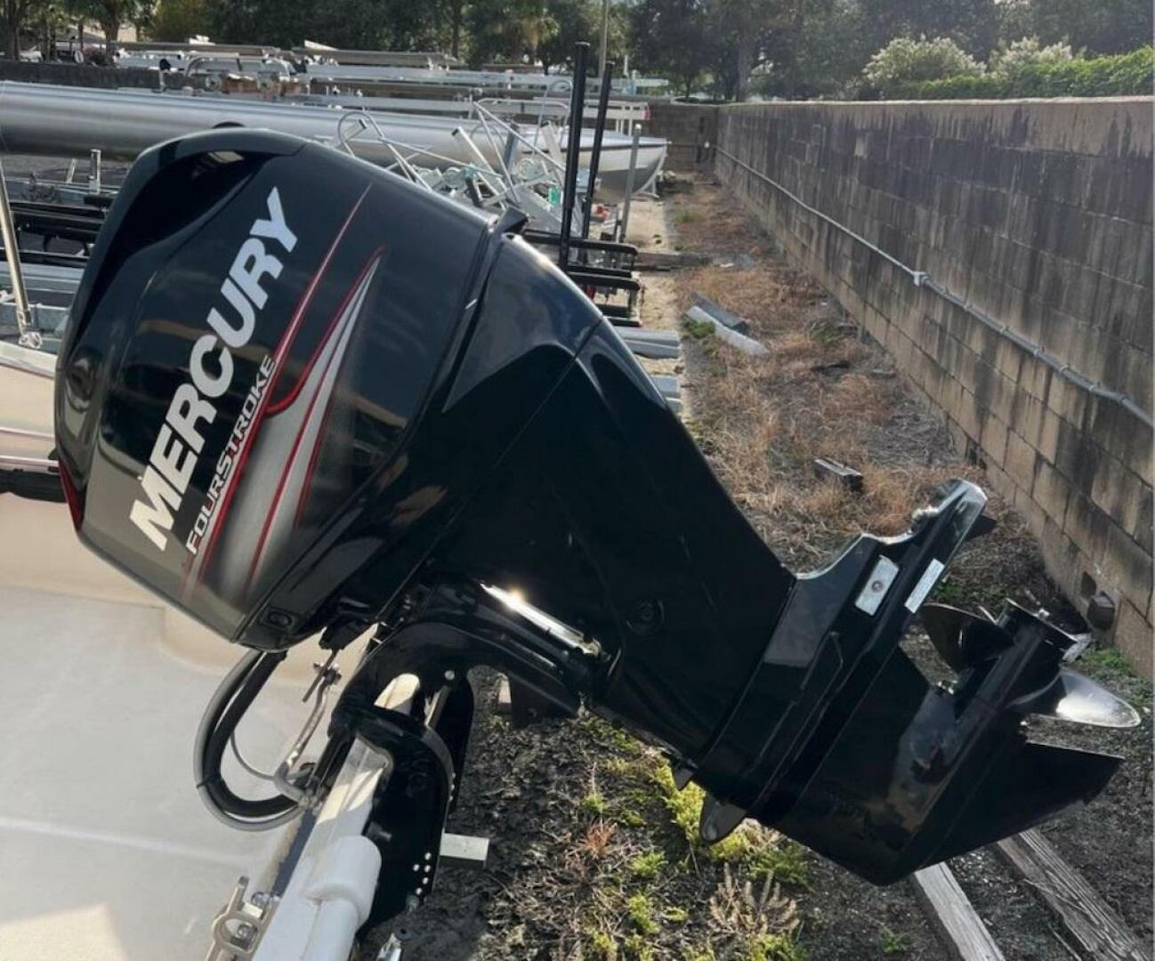 2018 Boston Whaler 150 Super Sport - Image 9