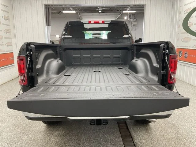 2026 Ram 2500 Big Horn 4x4 Crew Cab 6'4" Box - Image 9