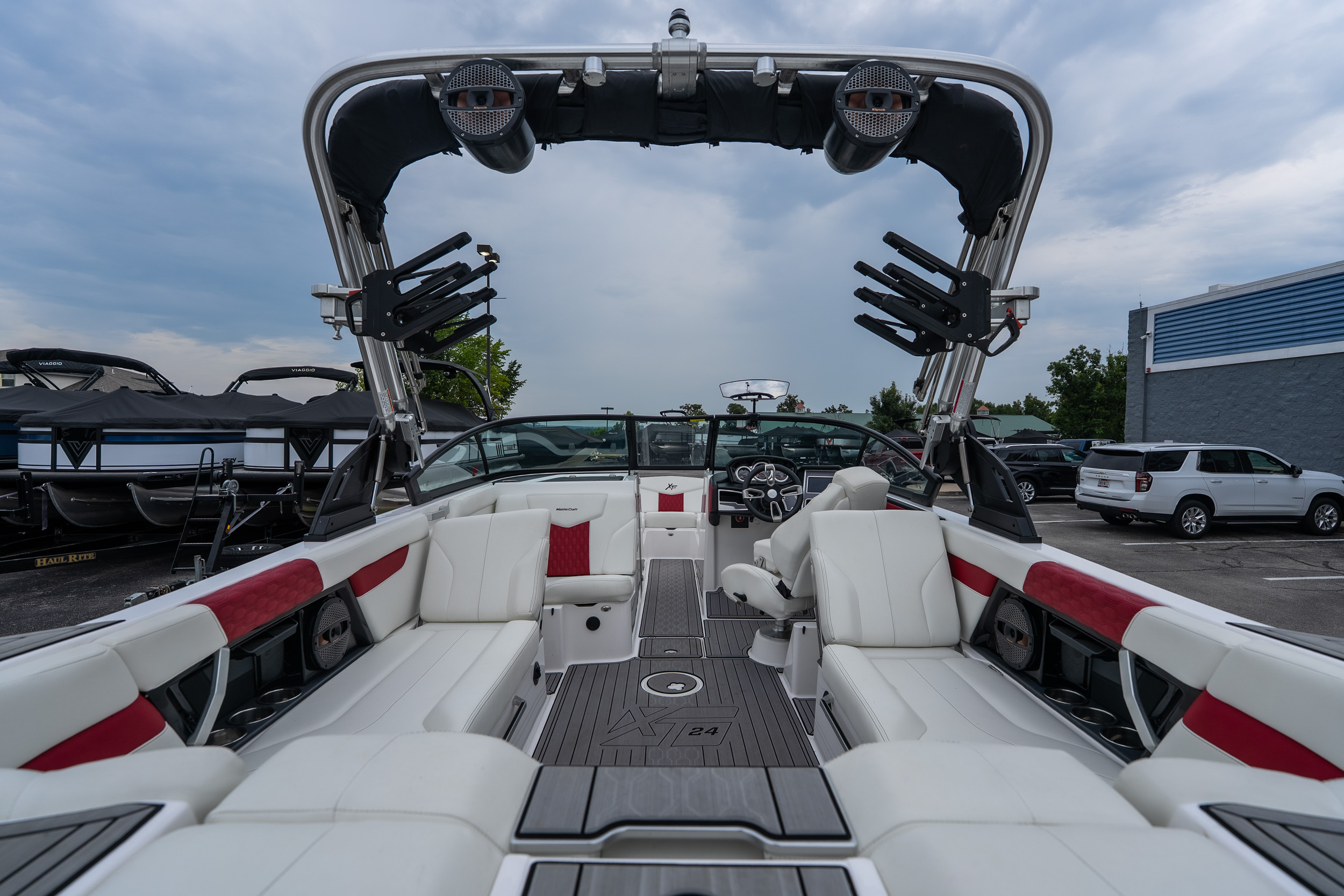 2023 MasterCraft XT24 - Image 13