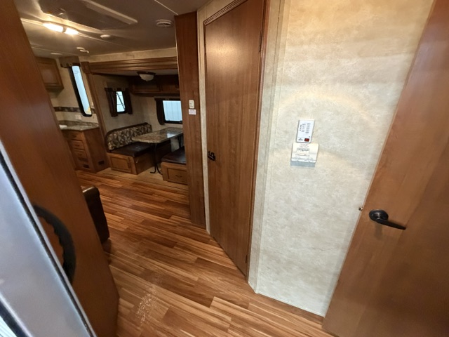 2015 Gulf Stream Innsbruck 25SBW - Image 9
