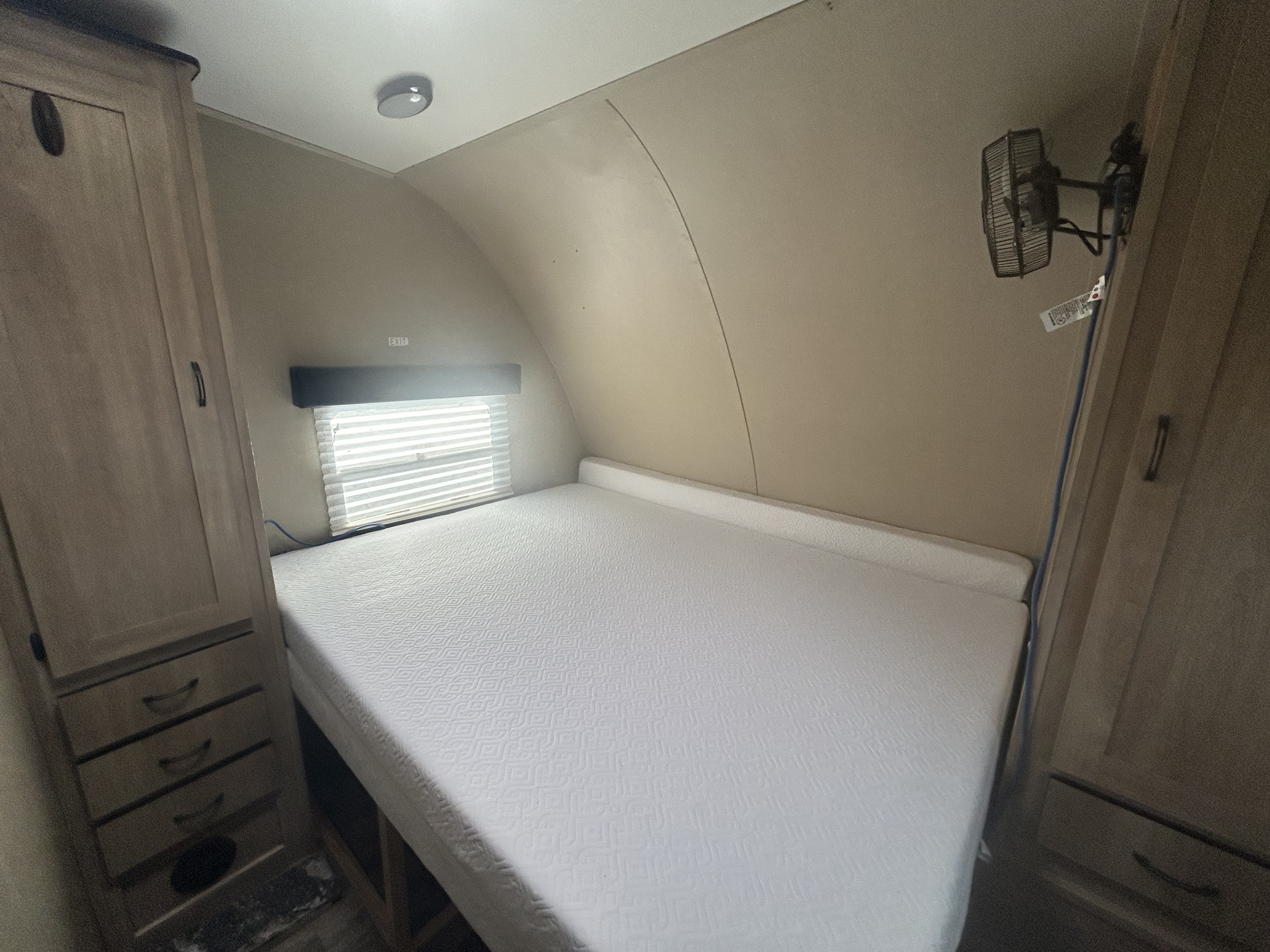 2016 Coachmen Adrenaline 26CB - Image 10