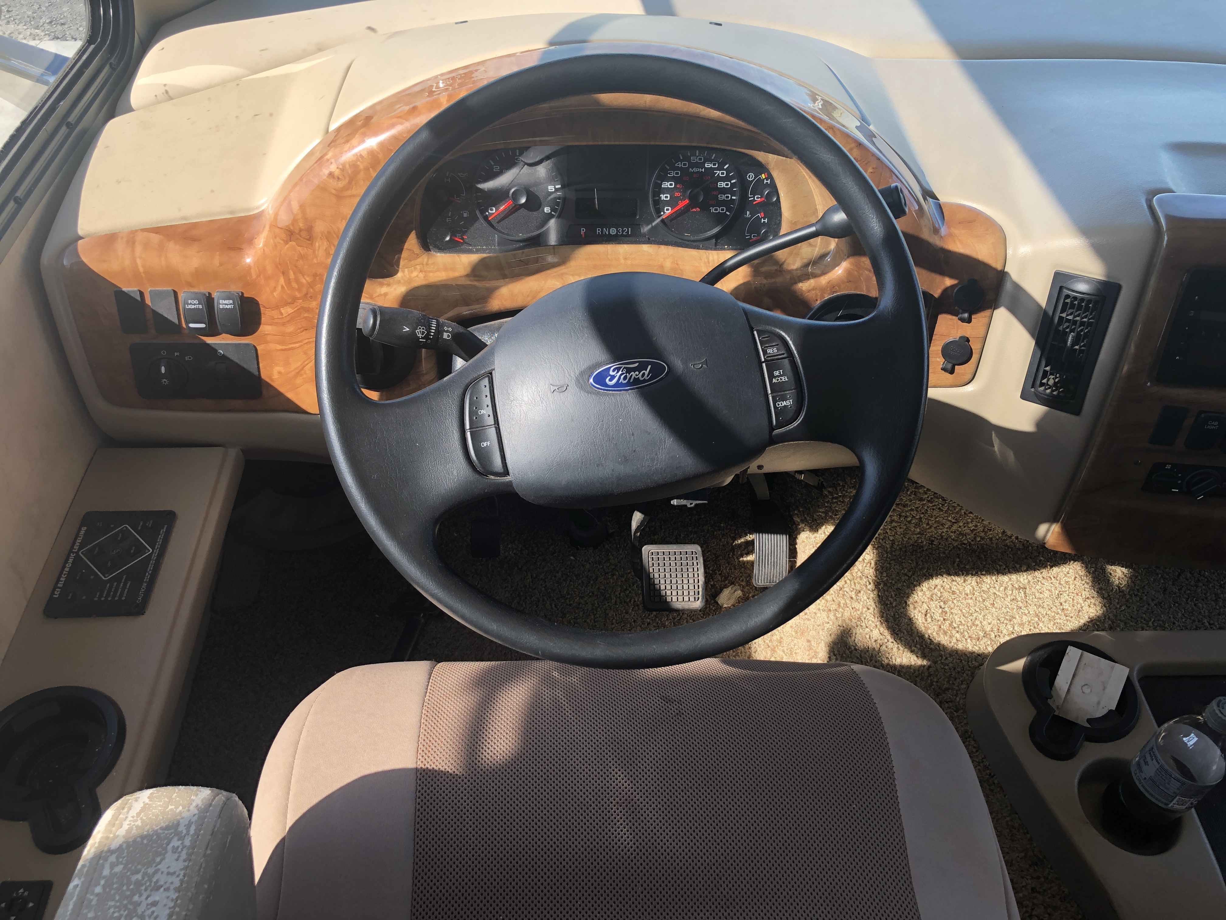 2013 Thor Motor Coach Windsport 32A - Image 28