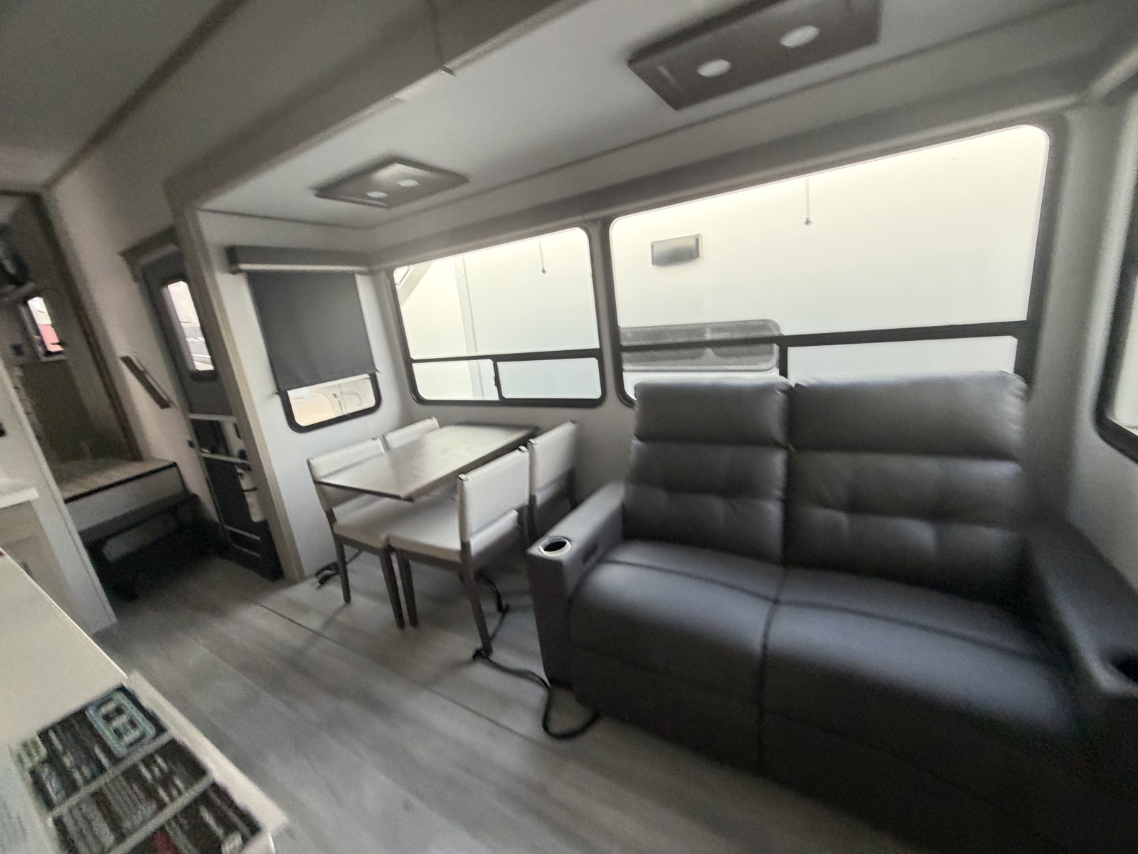 2026 GRAND DESIGN 3704BH - Image 21