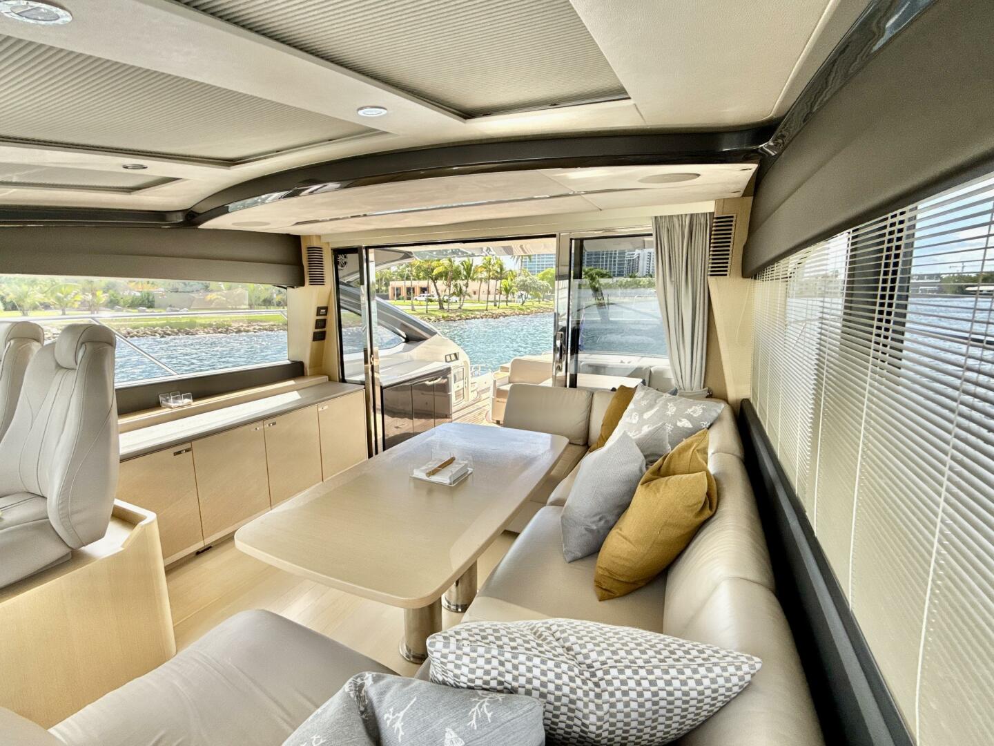 2017 Princess V58 - Image 11