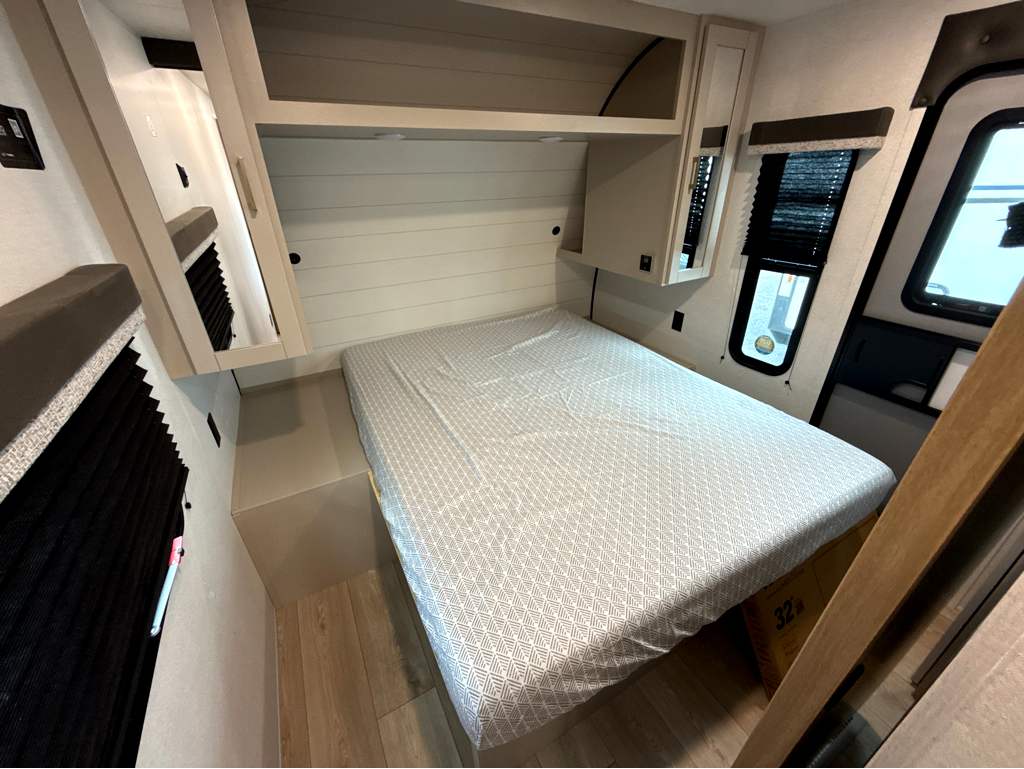 2027 JAYCO JAY FLIGHT 330TBS - Image 22