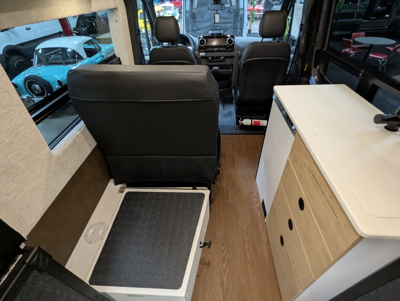 2027 Storyteller Overland Dark Mode OG - Image 23