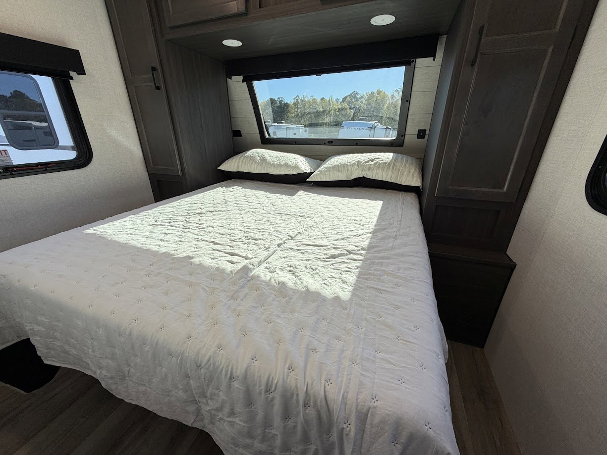 2026 VENTURE RV SPORTTREK 271VRB - Image 48
