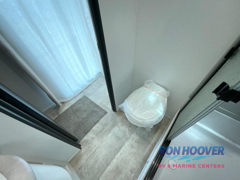 2026 PALOMINO 429LFT - Image 31