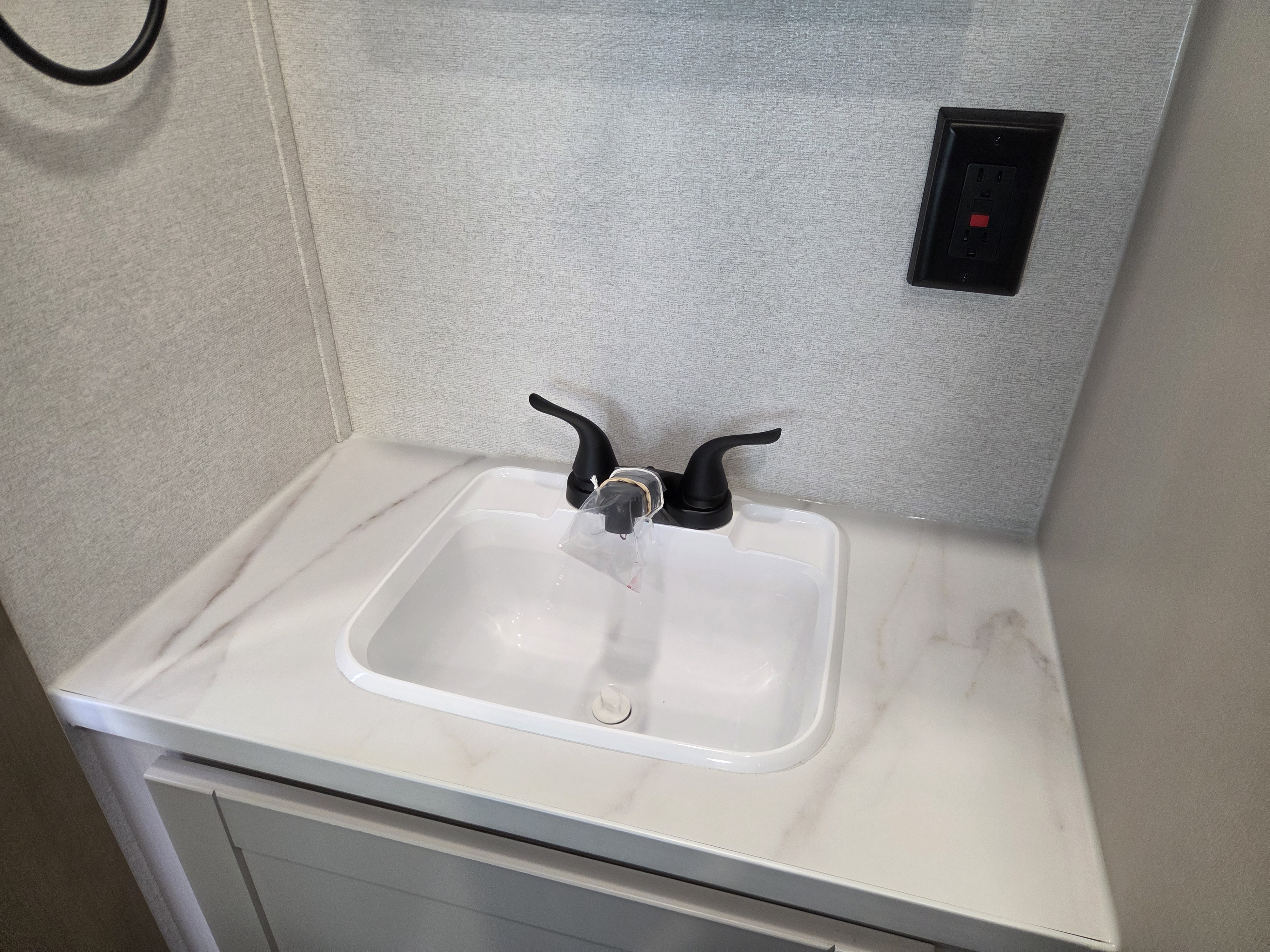 2027 Jayco Jay Flight 260BH - Image 18