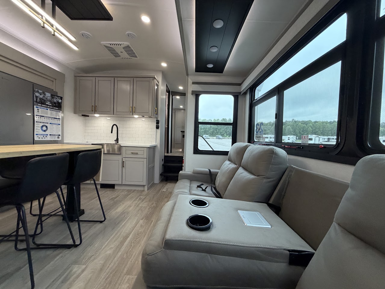 2027 JAYCO NORTH POINT 375TBDB - Image 33