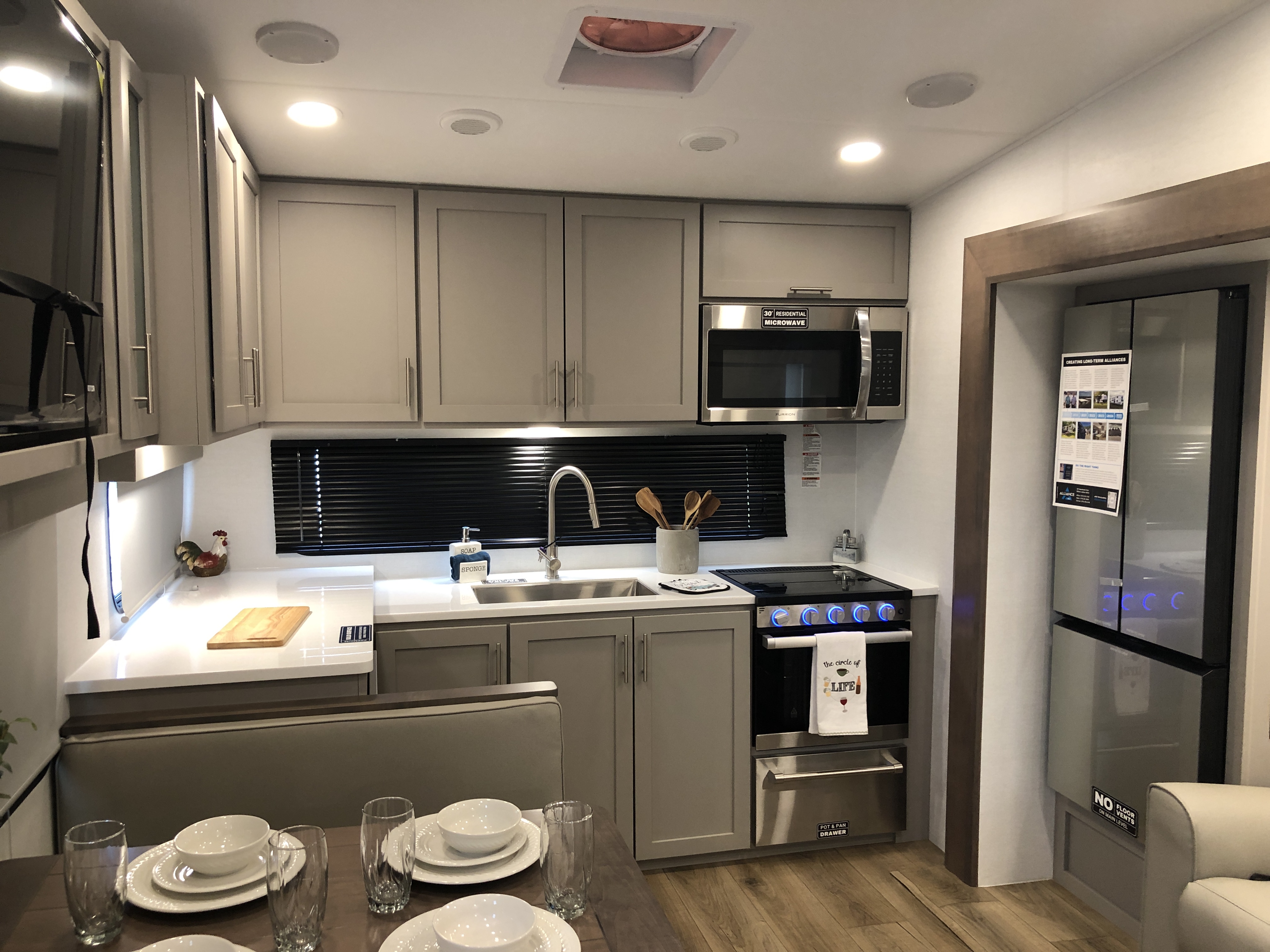 2026 Alliance RV Avenue 23ML - Image 11