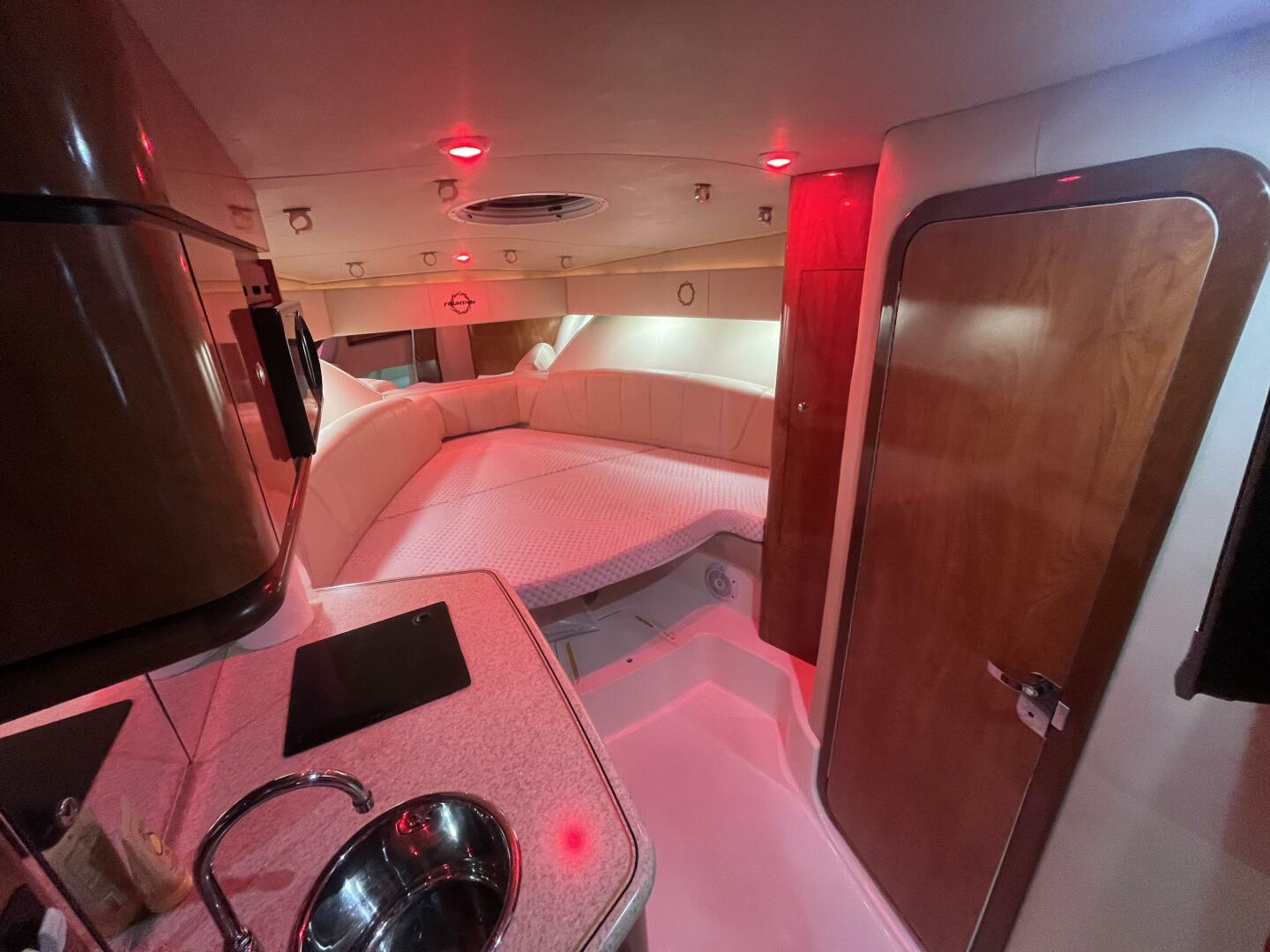2007 Fountain 33 Sportfish Cruiser - Image 16