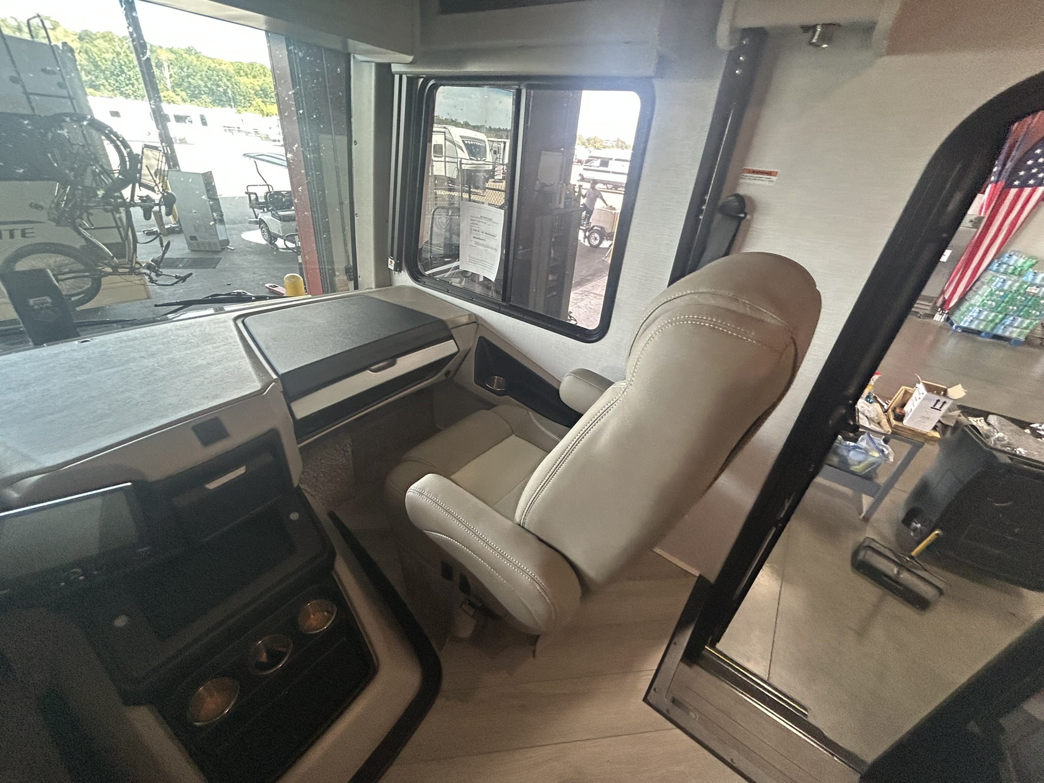 2024 FLEETWOOD FORTIS 34MB - Image 6