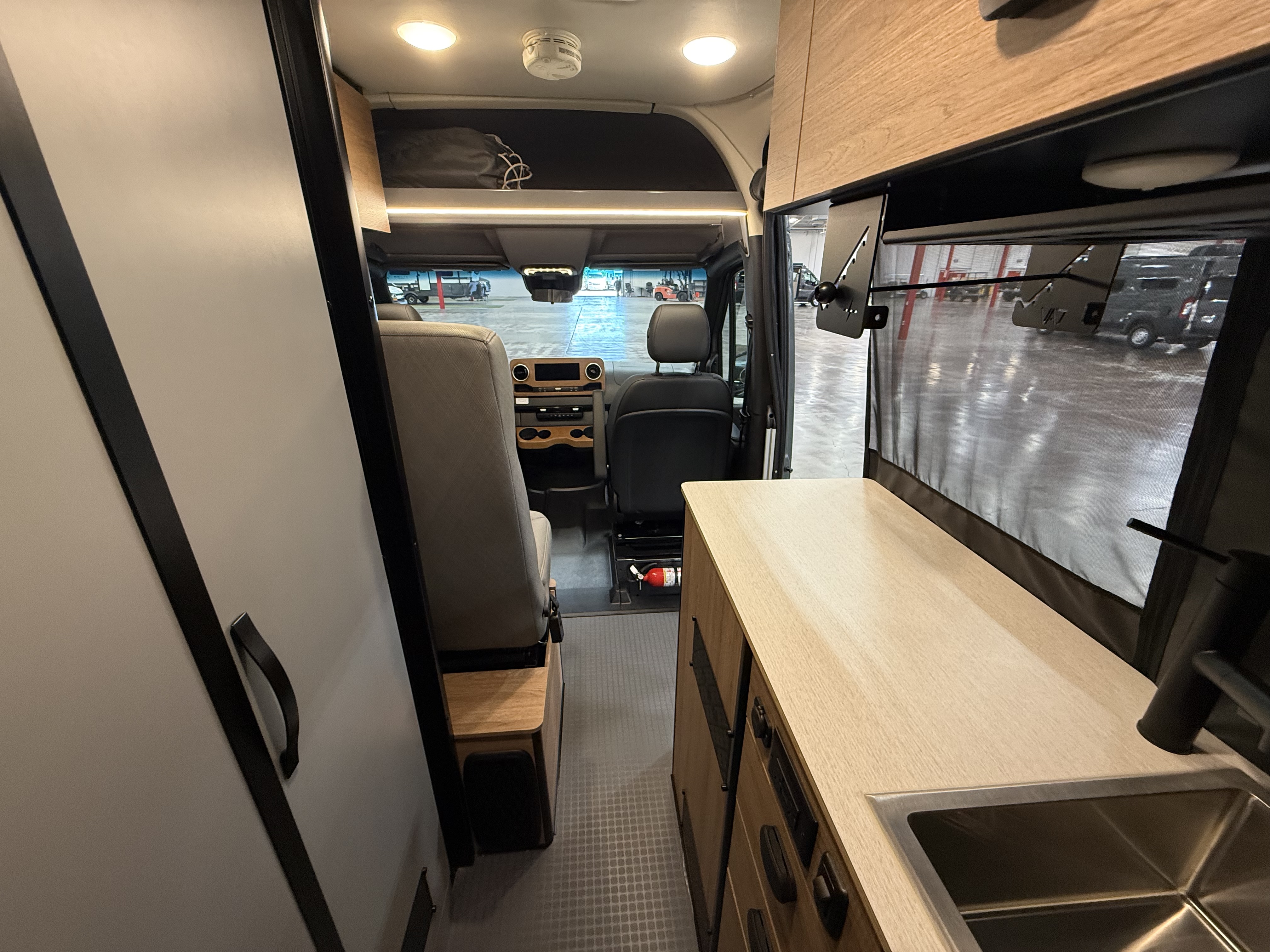 2025 WINNEBAGO REVEL BMB44E - Image 11