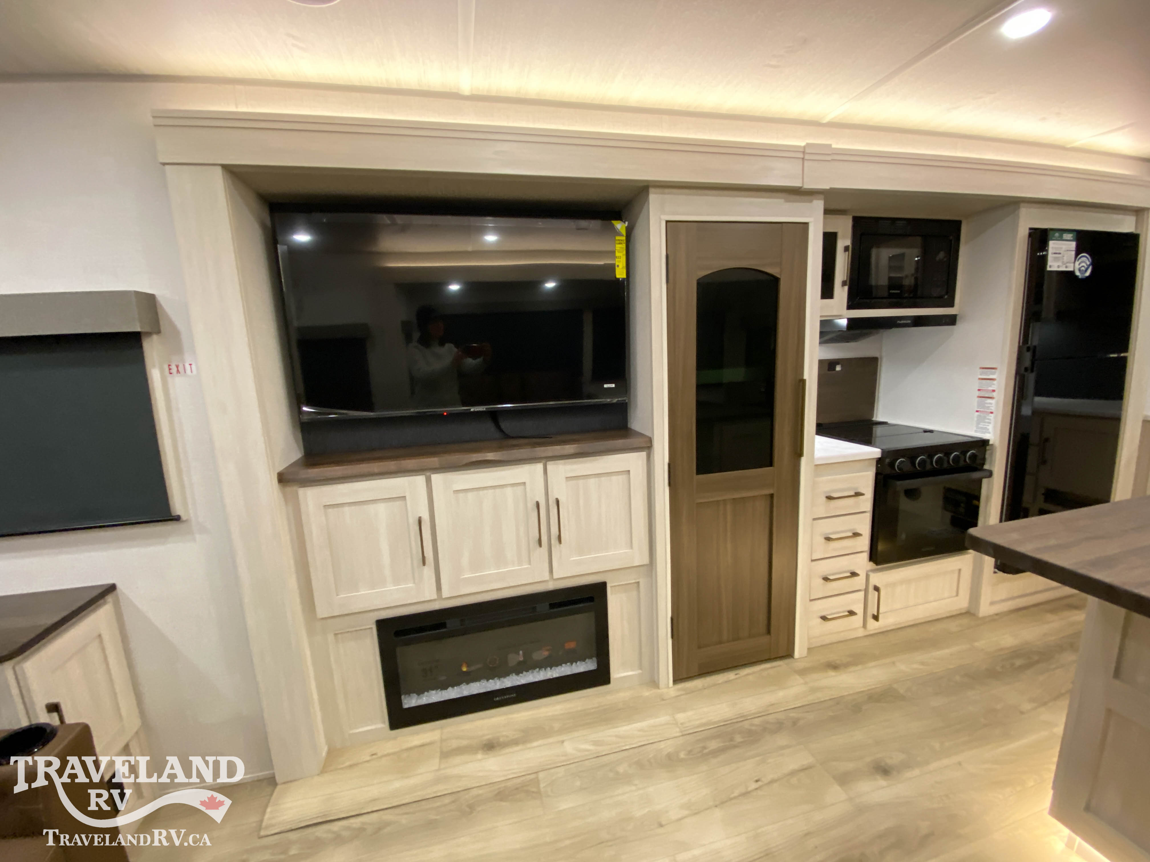 2026 Forest River Grand Surveyor 305RLBS - Image 11
