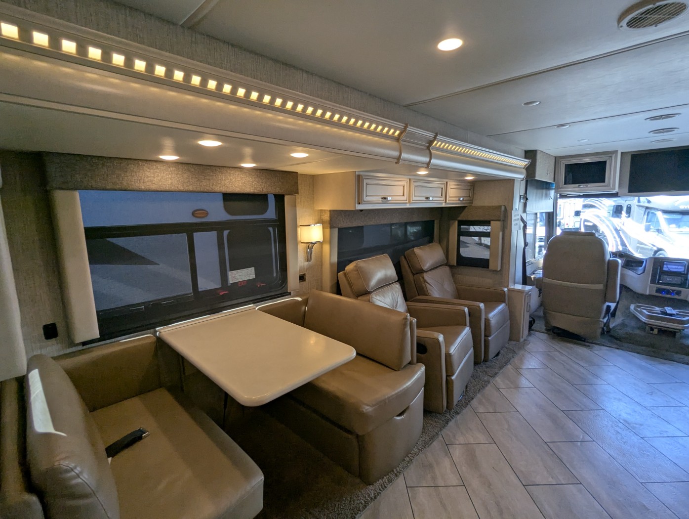 2021 Newmar Bay Star 3626 - Image 47