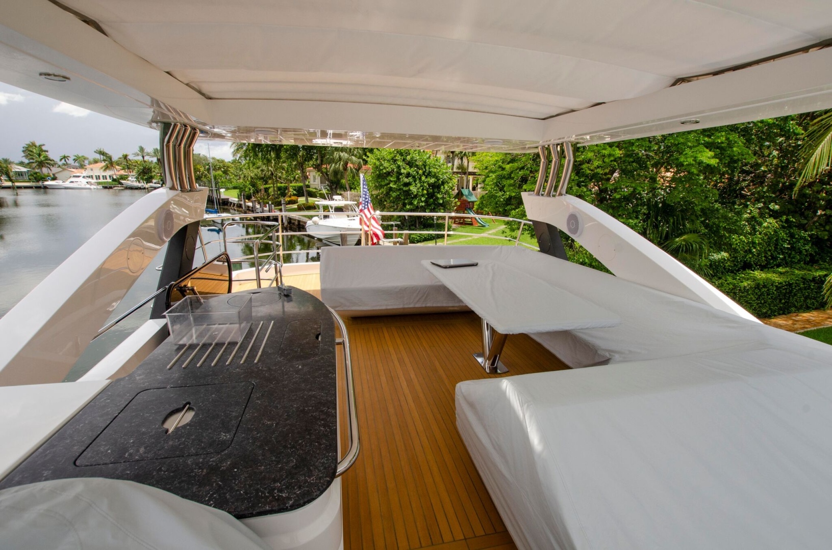 2018 Sunseeker 75 Yacht - Image 4