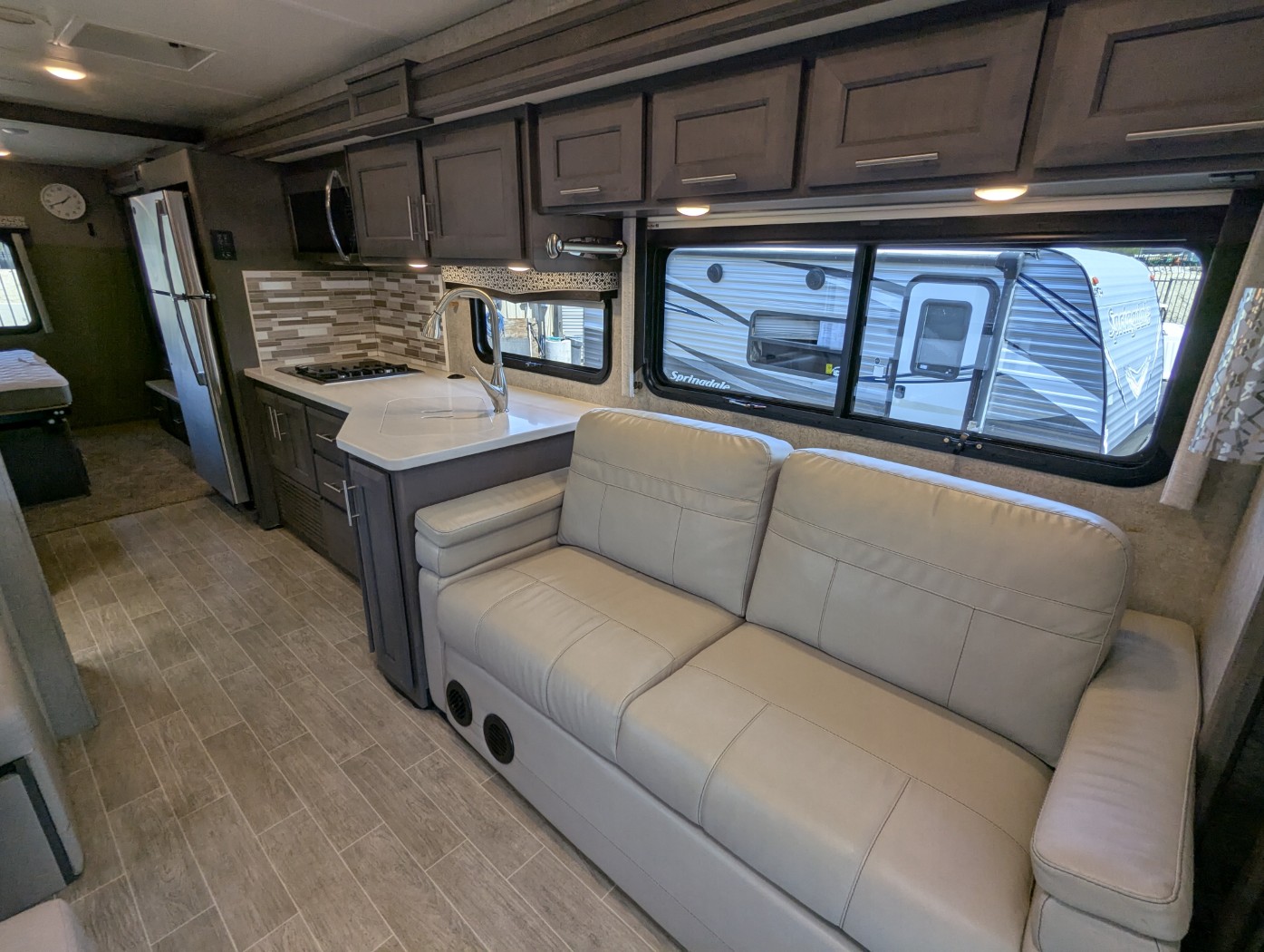 2021 Thor Motor Coach Omni SV34 - 4X4 - Image 12