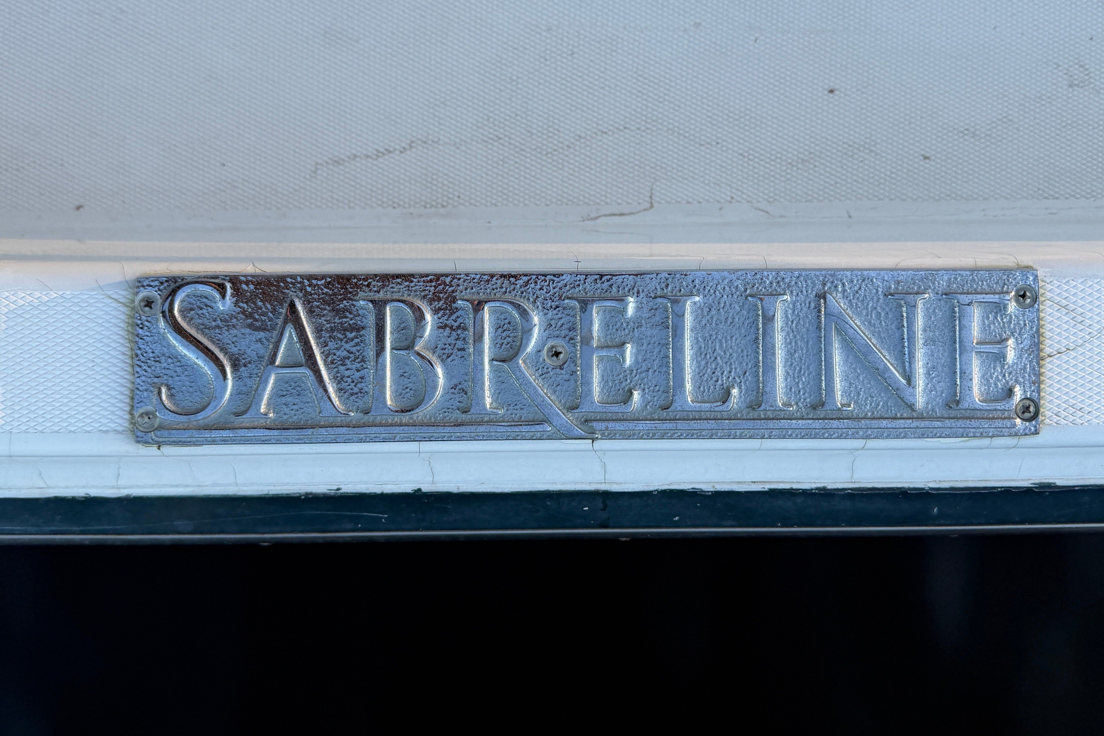 1998 Sabreline 36 AFT CABIN - Image 2