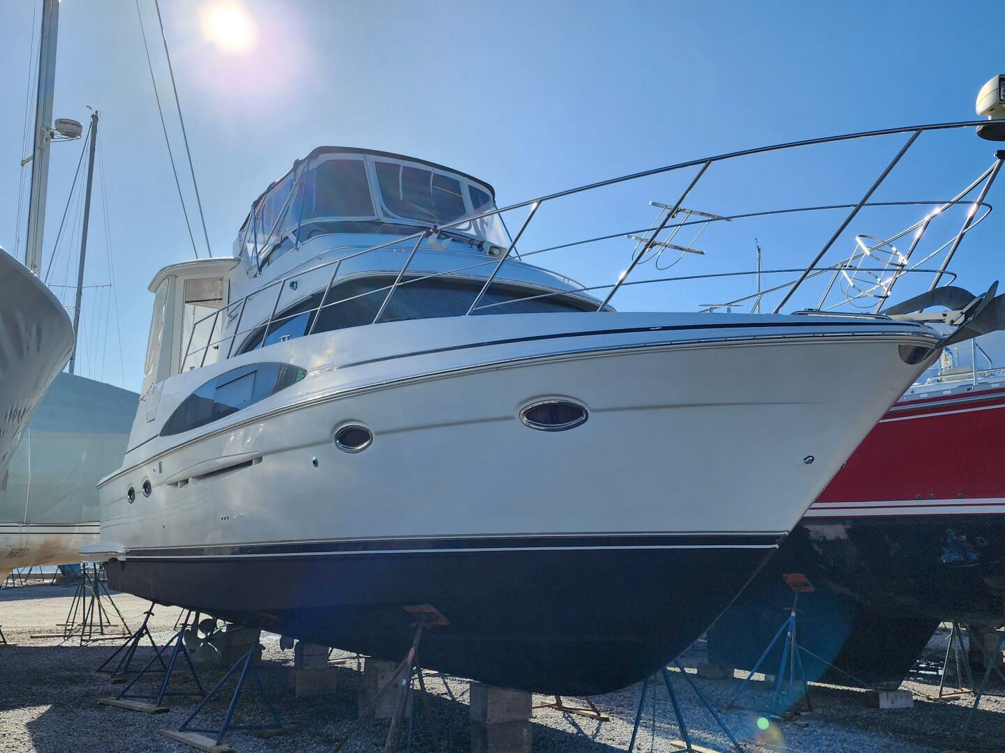 2002 Carver 444 Cockpit Motor Yacht - Image 6
