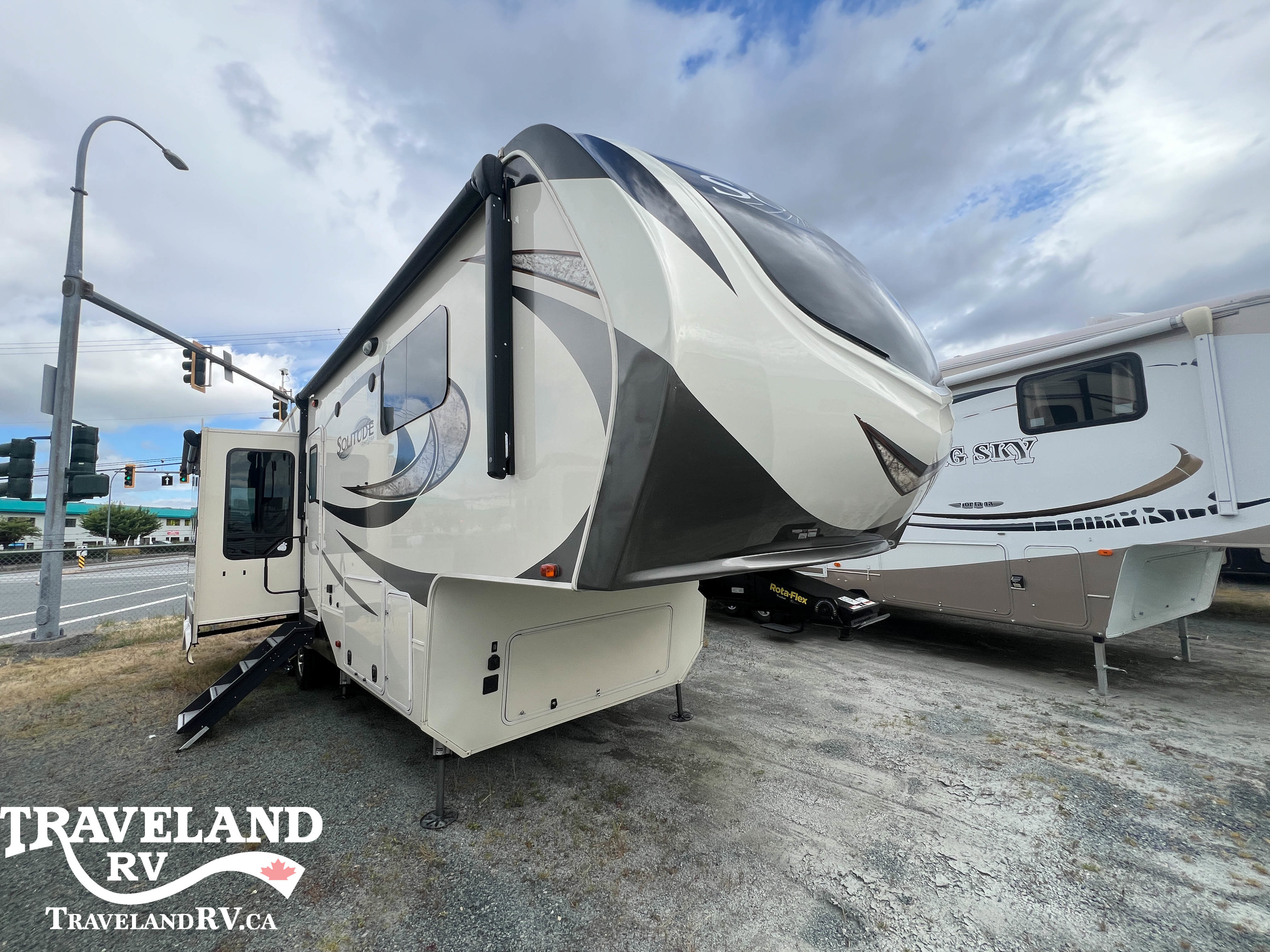 2018 Grand Design Solitude 310GK - Image 1