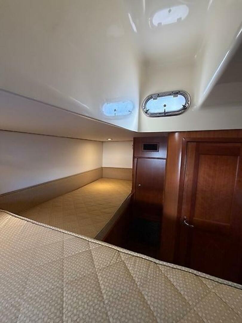 2011 Luhrs 37 IPS Canyon Series - Image 27