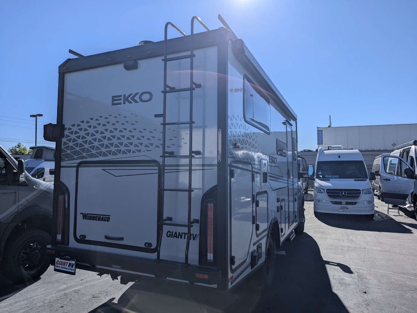 2026 Winnebago EKKO Sprinter 23B AWD - ATH EDITION - Image 8