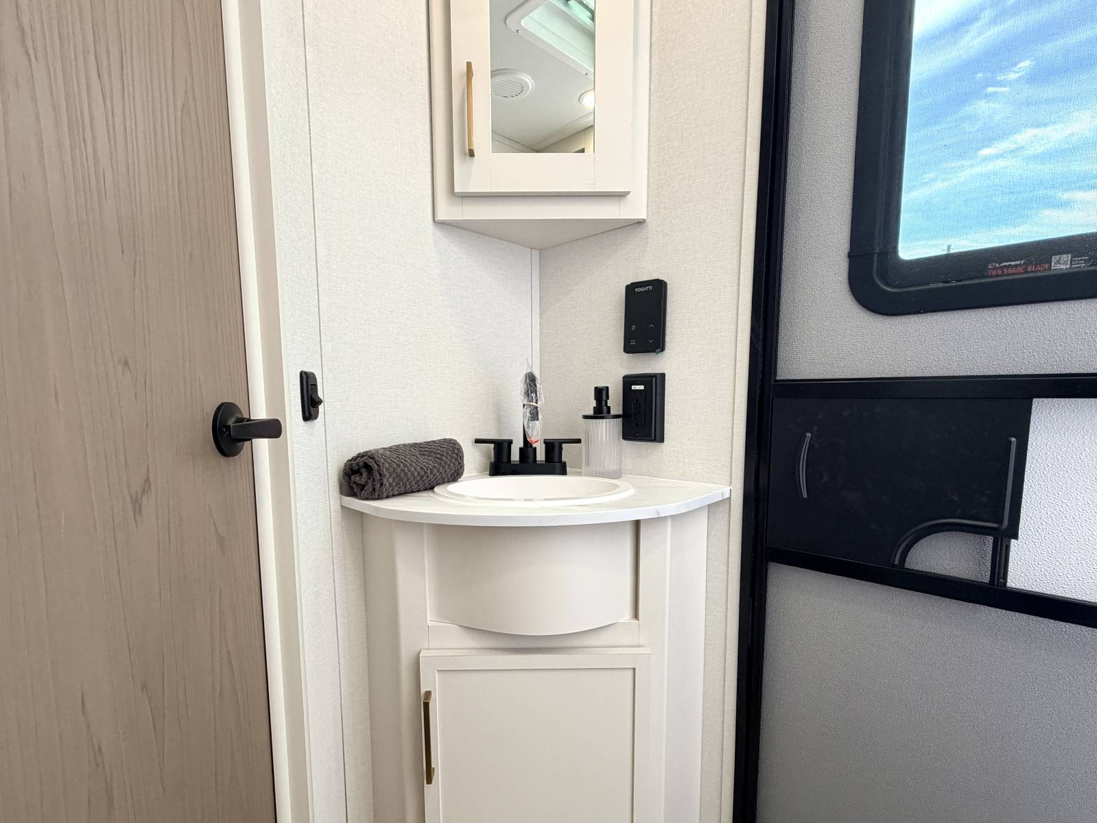 2026 Grand Design Transcend XPLOR 27DBX - Image 24
