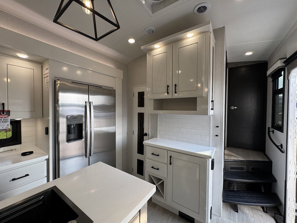 2026 JAYCO PINNACLE 32RLTS - Image 38