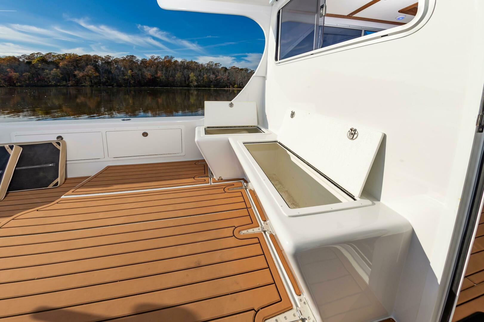 2024 Custom Chesapeake Bay Built Custom 33' - Image 17