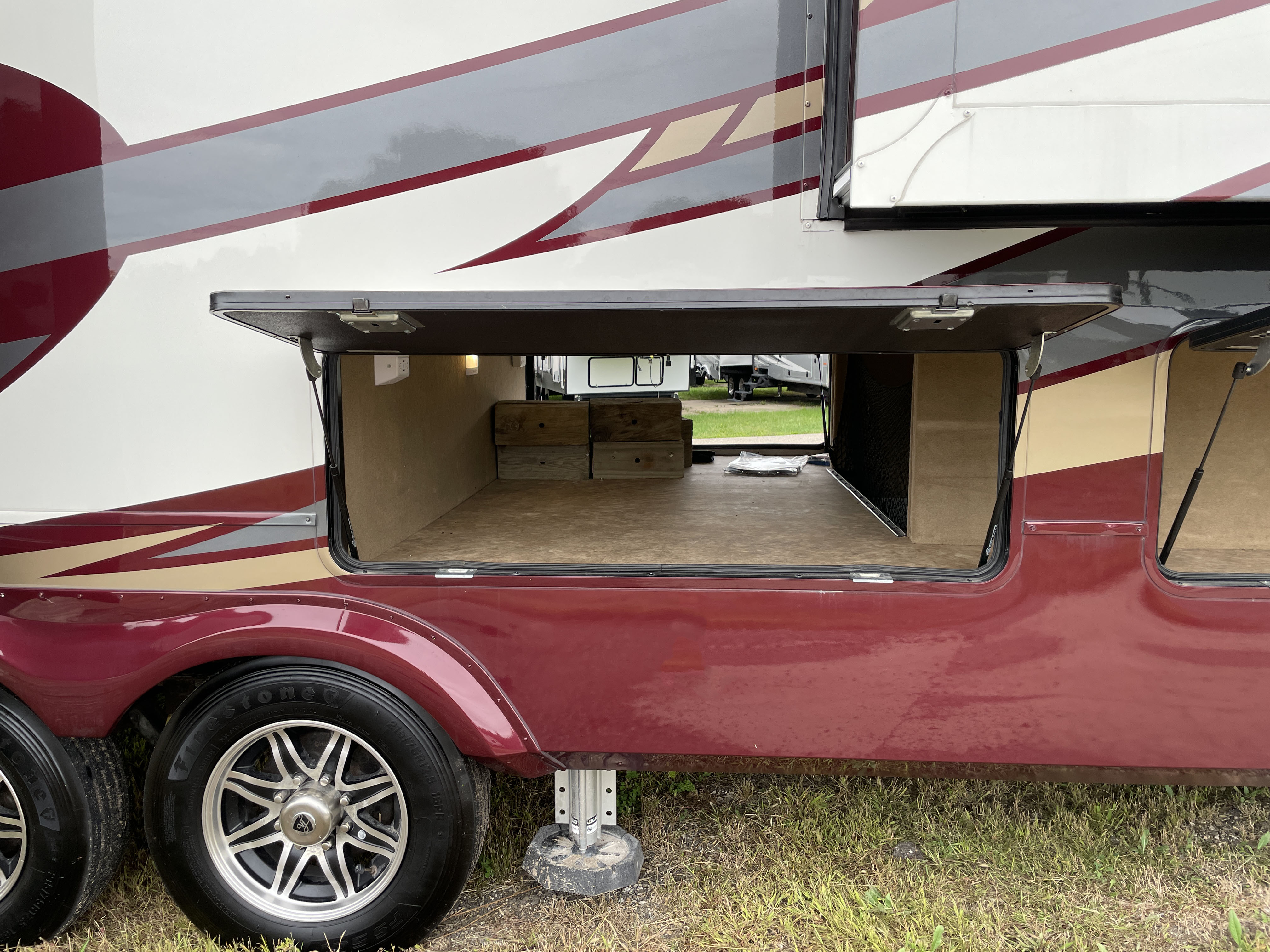 2020 Vanleigh RV Beacon 42RDB - Image 9