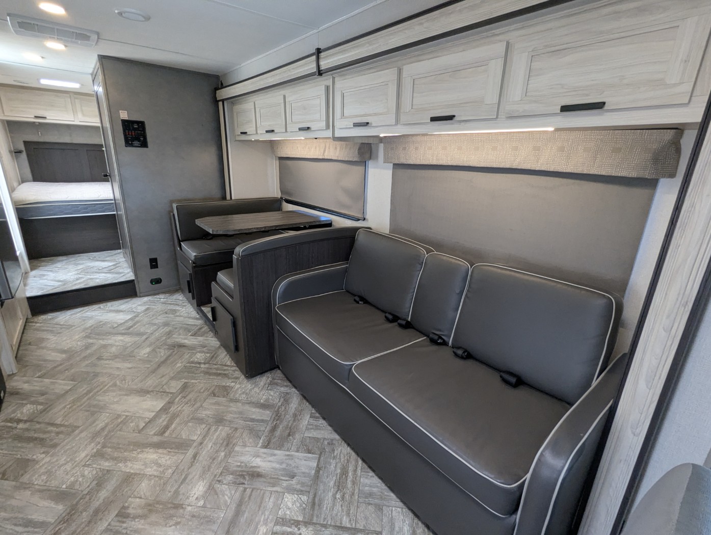2023 Forest River Sunseeker 2850S LE - Image 9