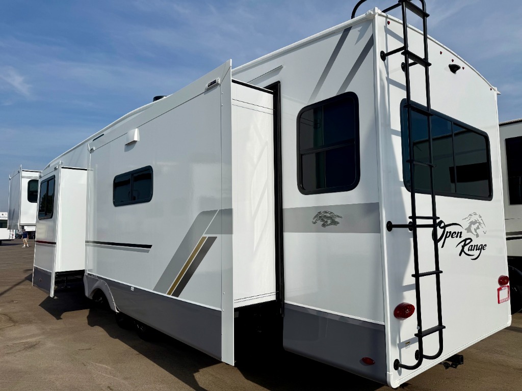 2026 Roamer FW 35MRQS - Image 4