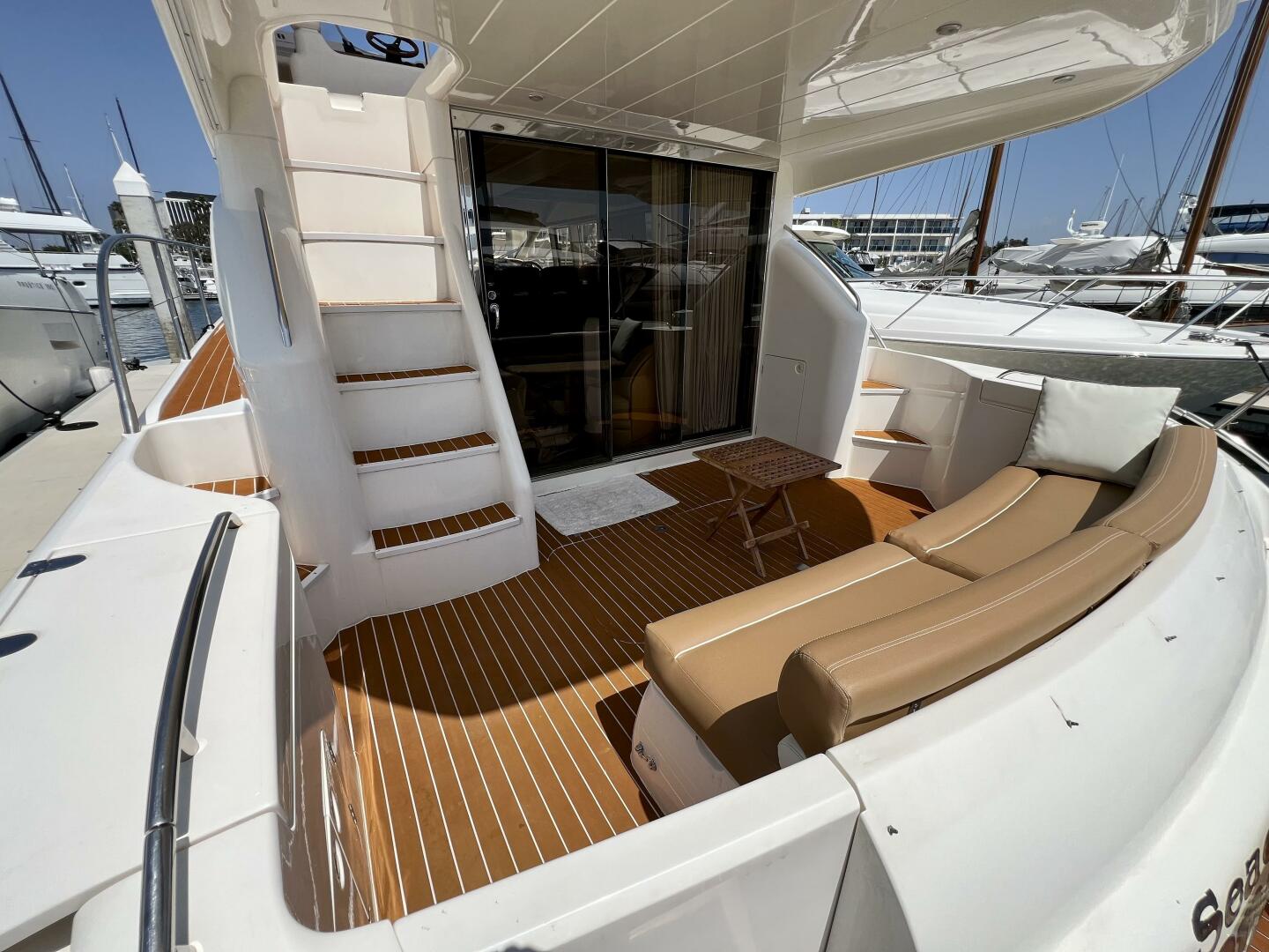2000 Viking Princess 52 Flybridge - Image 13