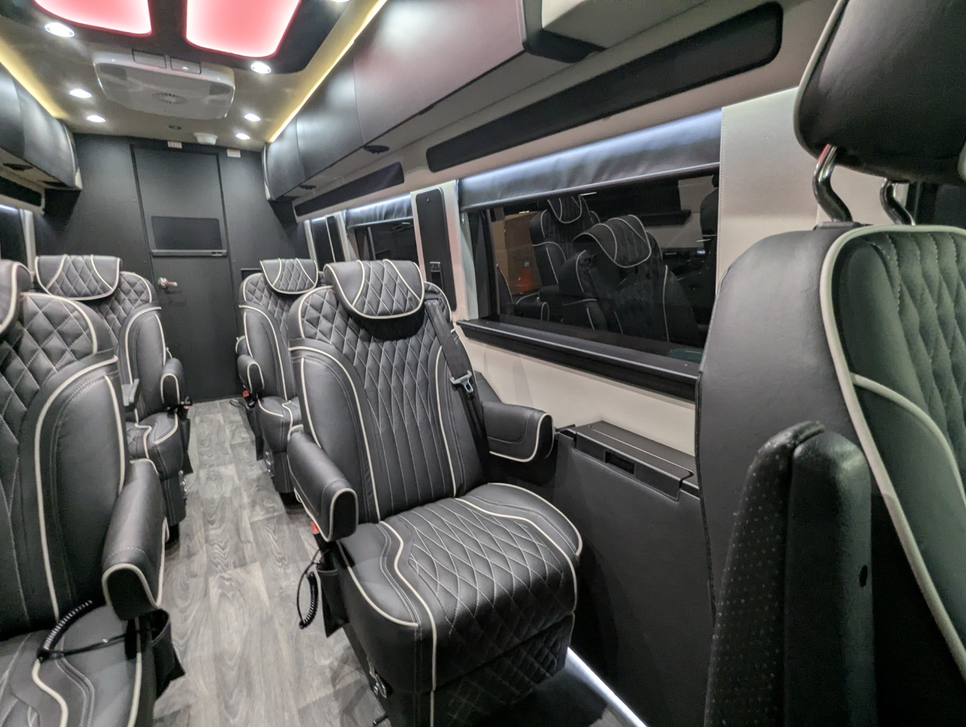 2027 Midwest Automotive Designs Luxe Cruiser - Image 25