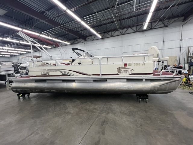 2002 LOWE SUNCRUISER TR220 - Image 1