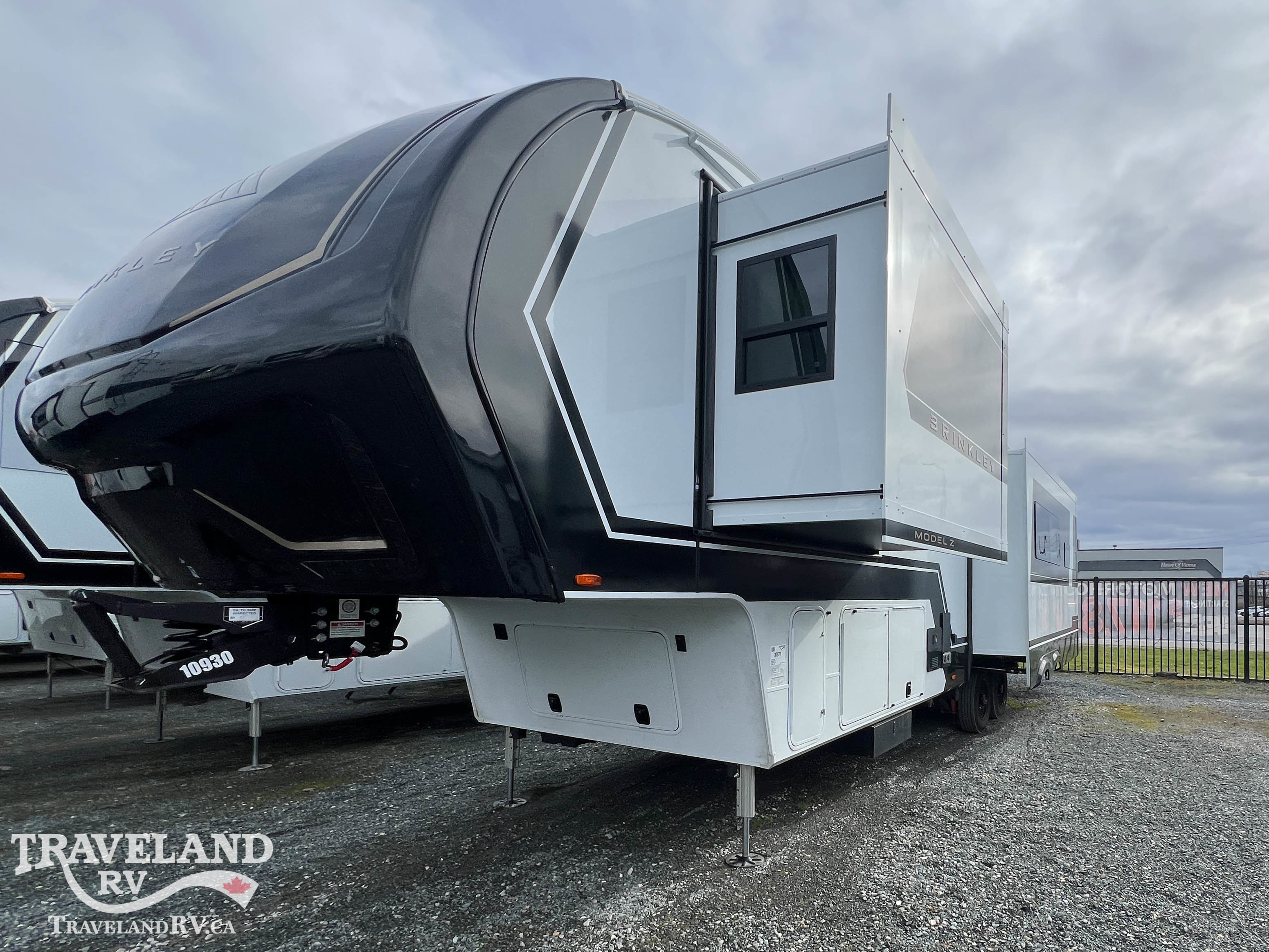 2026 Brinkley RV Model Z 3200 - Image 4
