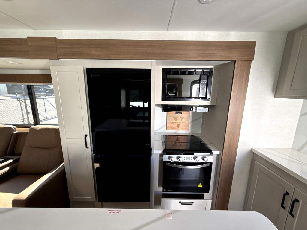 2027 VENTURE RV SPORTTREK 343VIK - Image 15