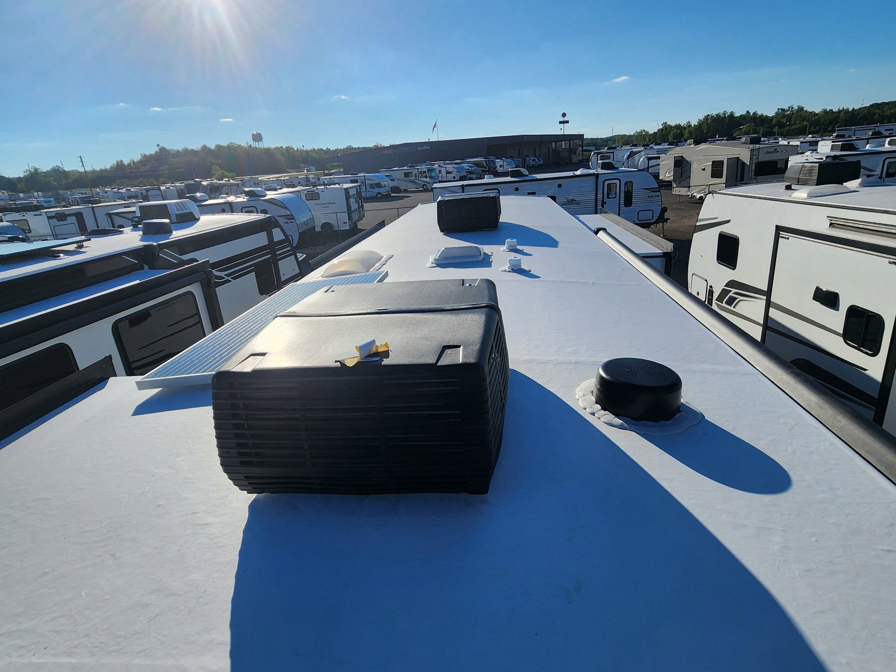 2026 VENTURE RV SPORTTREK 333VMI - Image 30