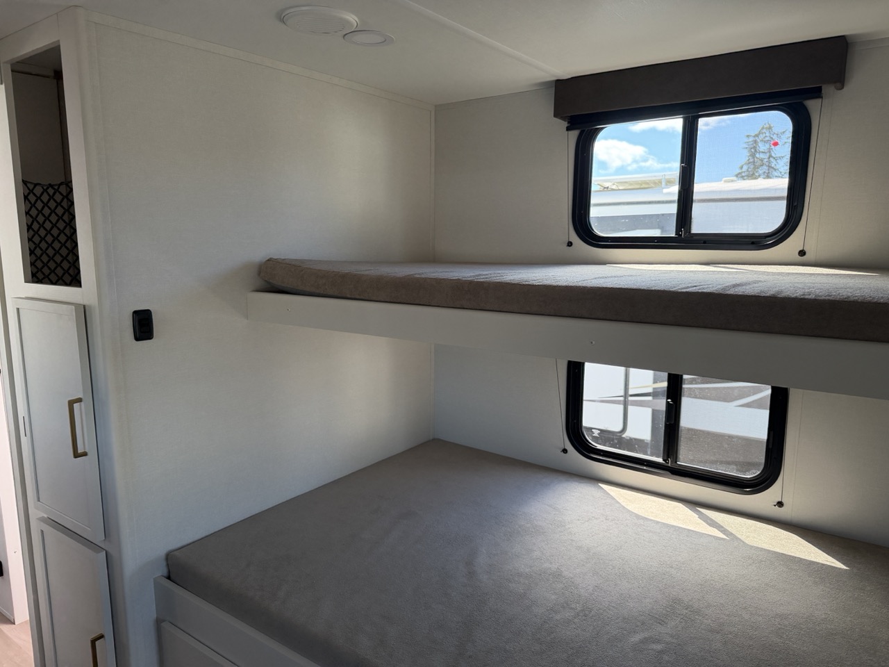 2026 Grand Design Transcend 335BHT - Image 12