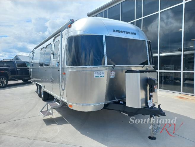 2026 Airstream Flying Cloud 28RB Travel Trailer