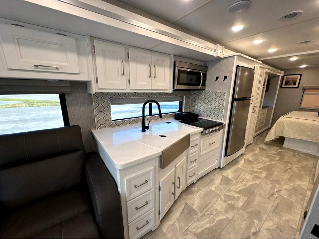 2023 COACHMAN ENCORE 355DS - Image 16